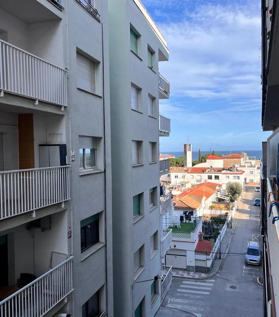 Piso Ideal Para Una Familia Ubicado Cerca Del Mar Blanes 0*,  Spain